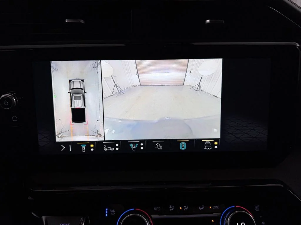 Used 2023 White GMC AT4 image 14