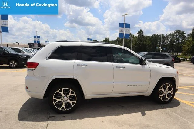 Used 2021 Ivory Jeep Overland image 3