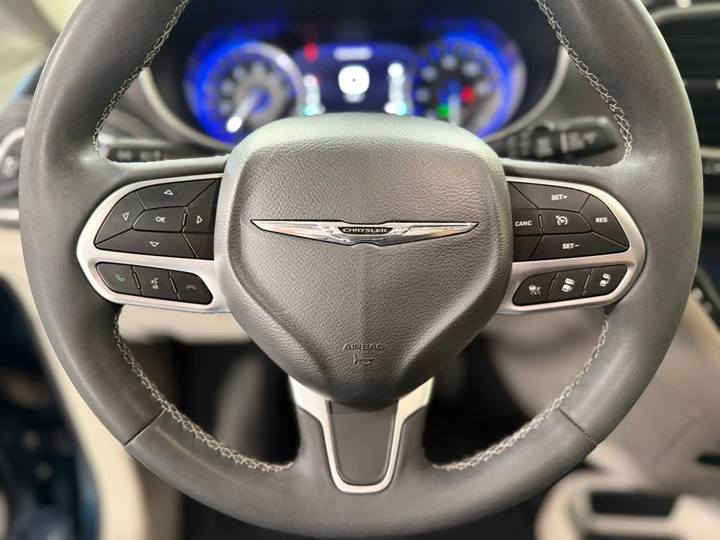 Used 2022 Blue Chrysler Touring L image 15