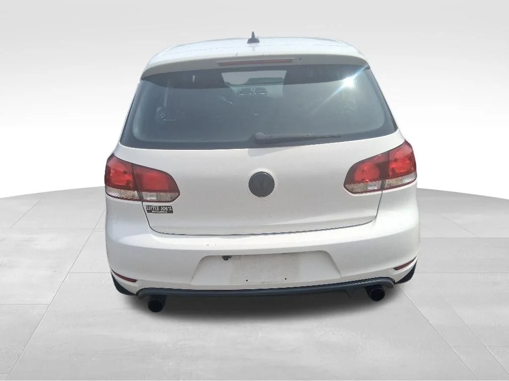 Used 2013 Black Volkswagen Base image 4
