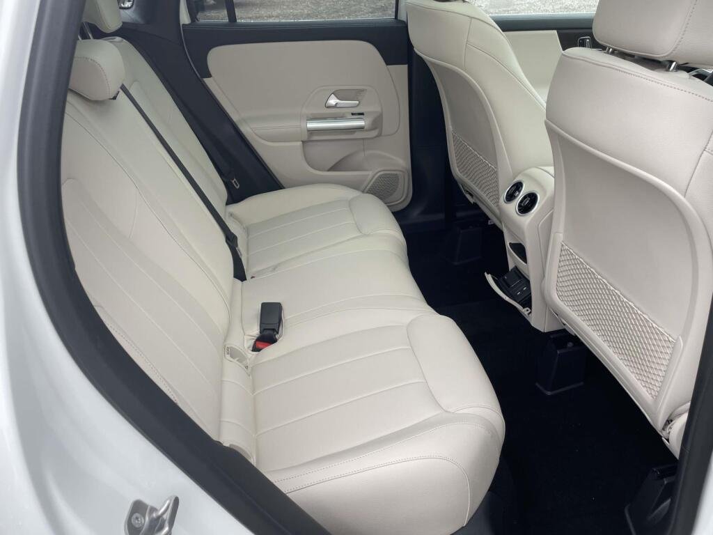 New 2026 Polar White Mercedes-Benz GLA 250 image 19