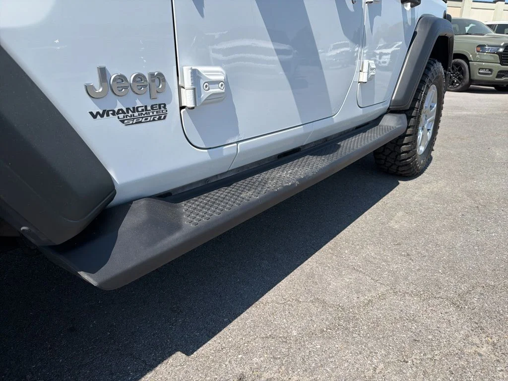 Used 2018 White Jeep Unlimited Sport S image 15