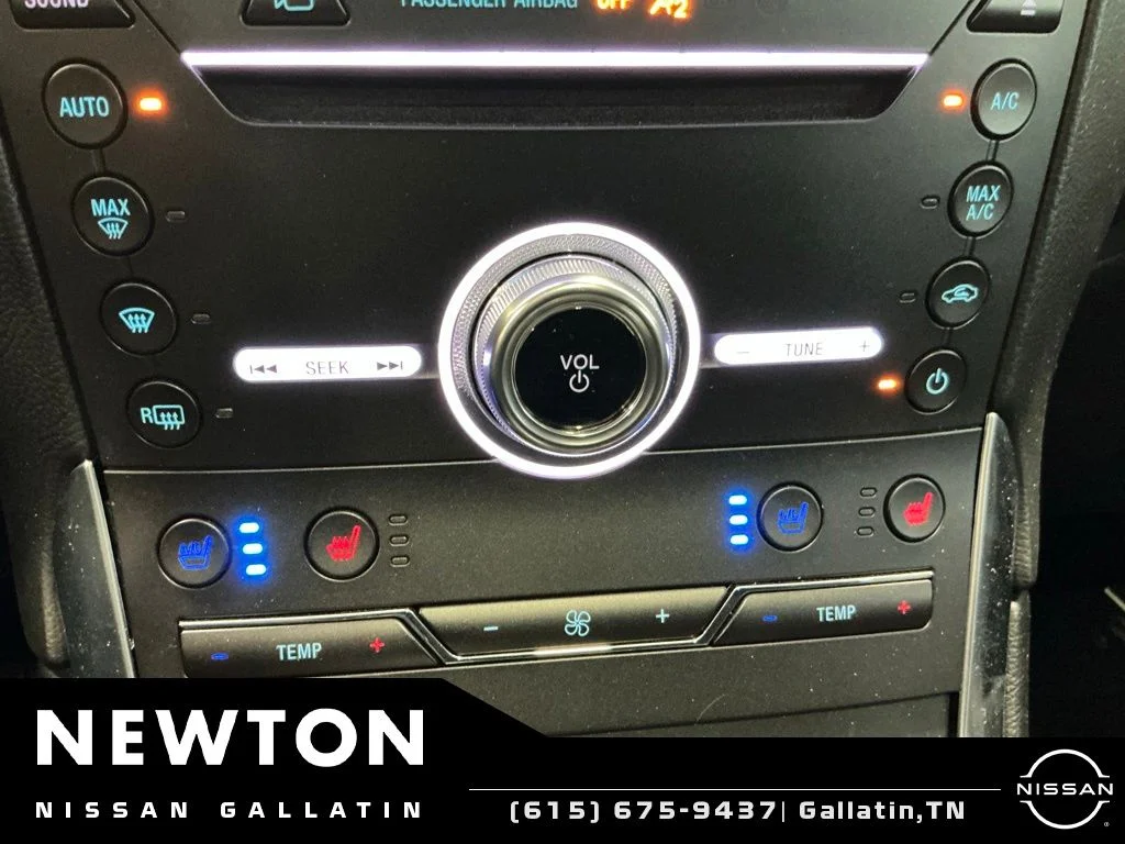 Used 2019 White Platinum Clearcoat Metallic Ford Titanium image 12