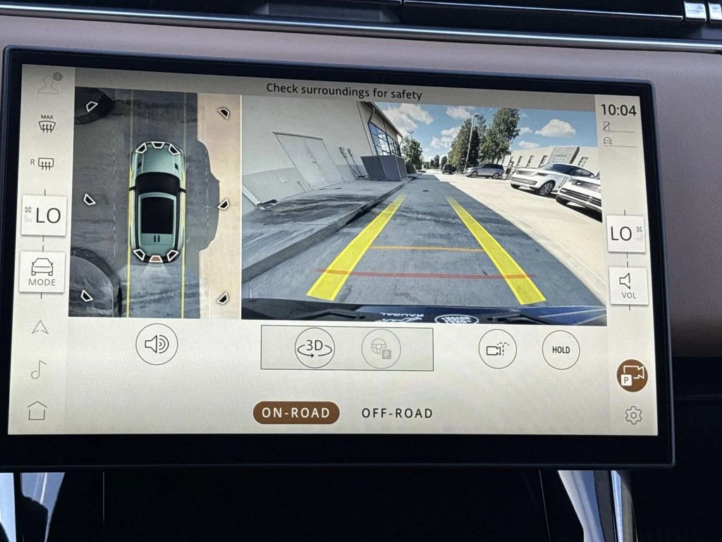 New 2026 Santorini Black Land Rover Dynamic SE image 14