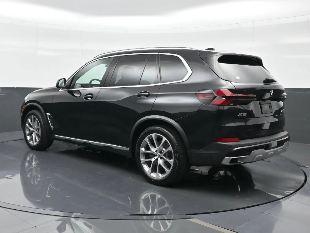 Certified Used 2025 Black BMW sDrive40i image 3