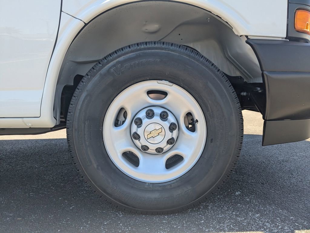 2025 Chevrolet Express Cargo Work Van - Photo 11