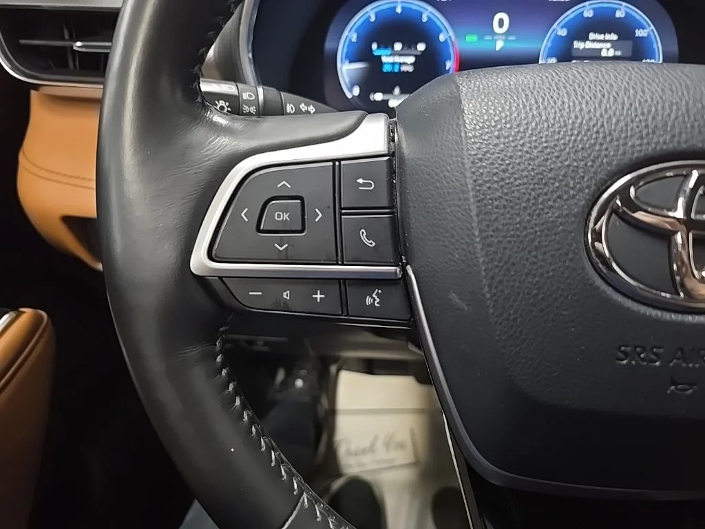 Used 2023 Black Toyota Platinum image 20