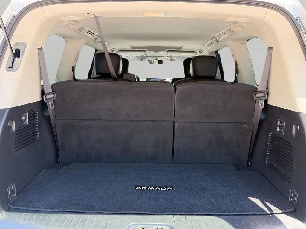 Used 2018 Silver Nissan SL image 7