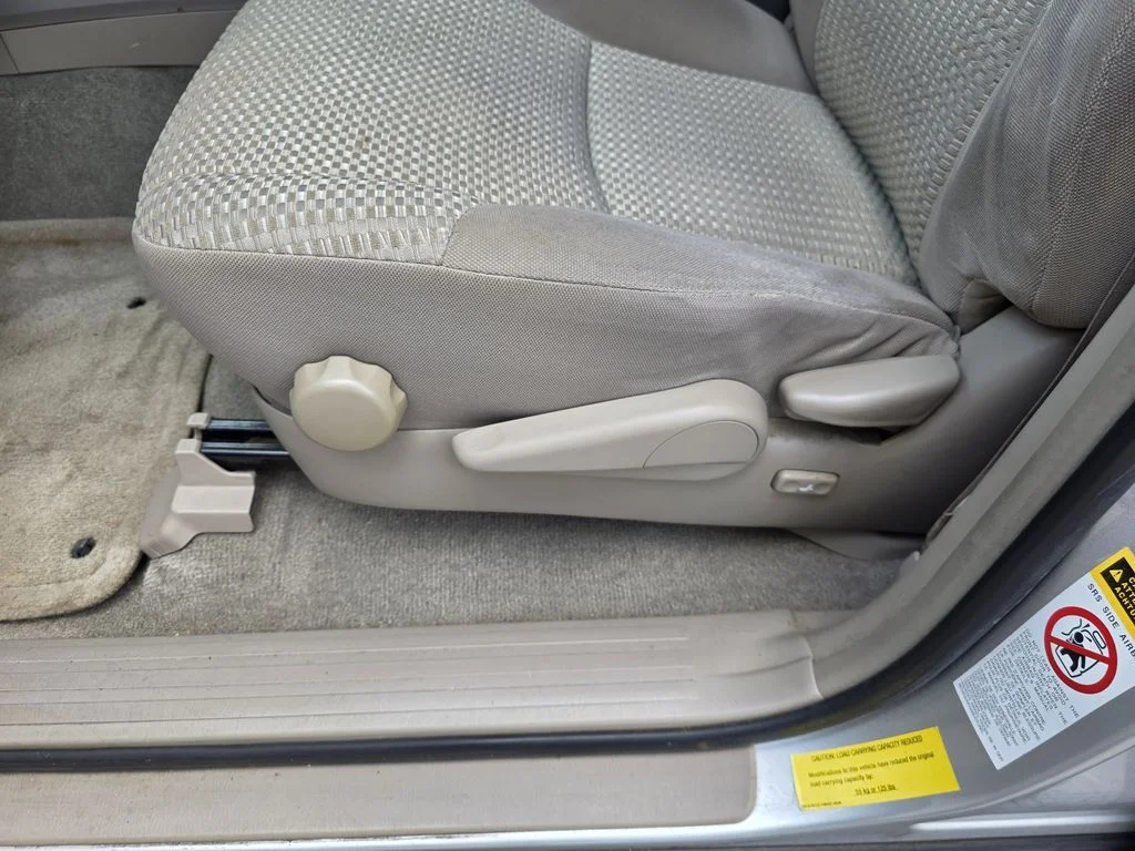 Used 2008 Silver Toyota SR5 image 18