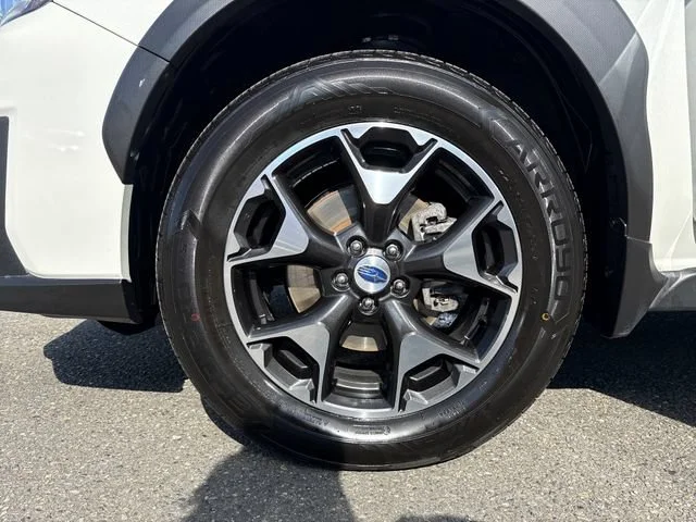 Used 2018 Crystal White Pearl Subaru Premium image 26