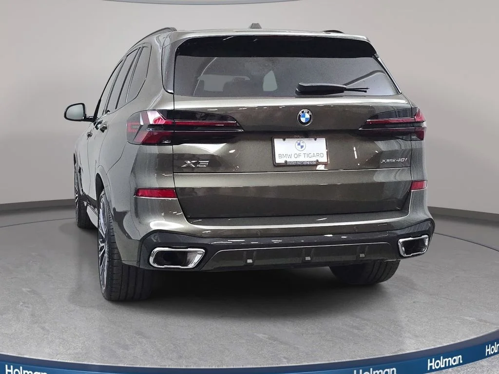 Used 2026 Manhattan Green Metallic BMW xDrive40i image 7