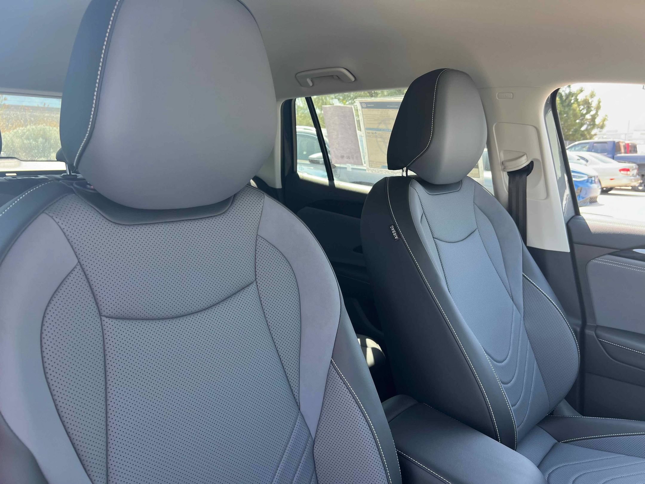 2025 Volkswagen Tiguan SE - Photo 23