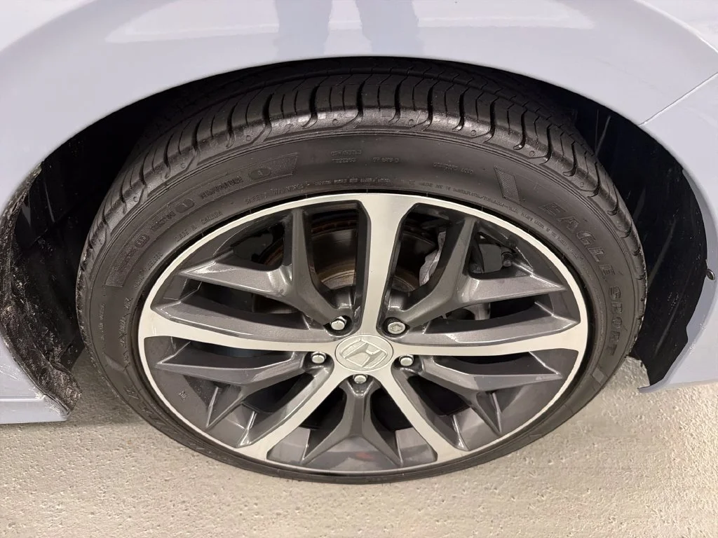 Used 2024 Gray Honda Touring image 5