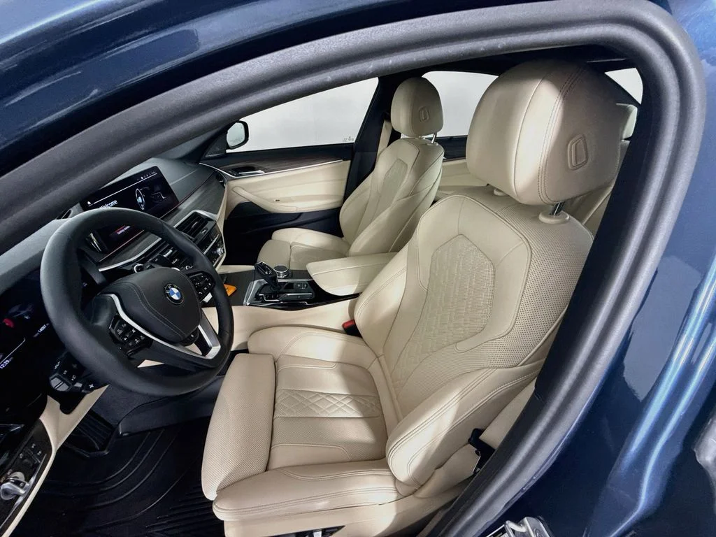 Used 2023 Blue Metallic BMW 540i xDrive image 5
