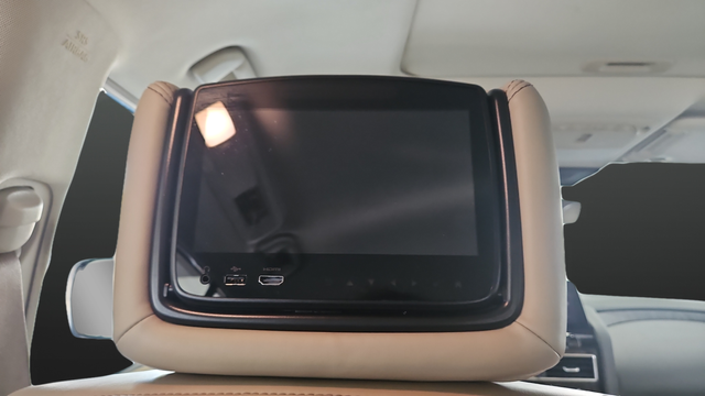Used 2022 Super Black Nissan Platinum image 29