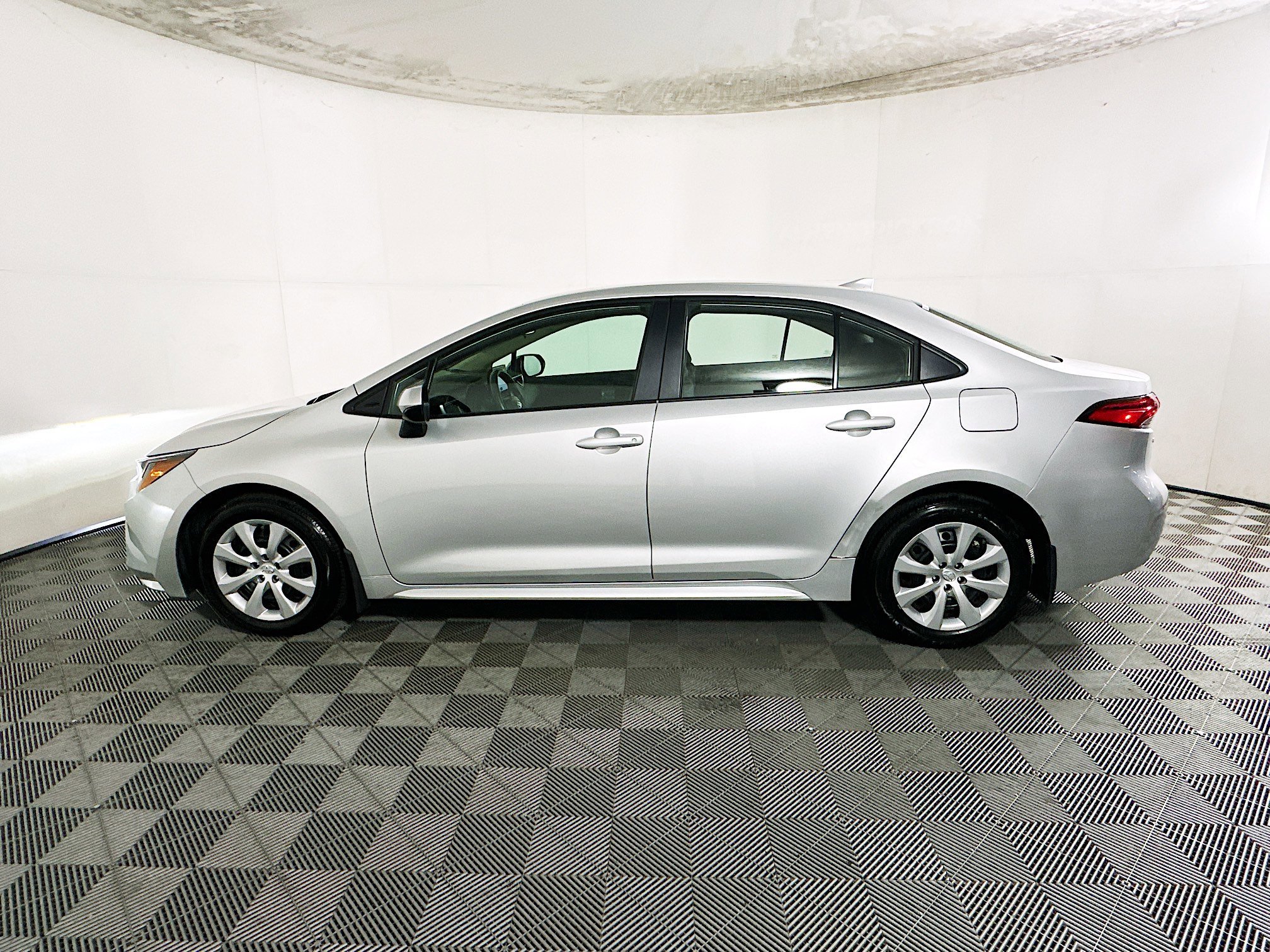 2025 Toyota Corolla thumbnail 8