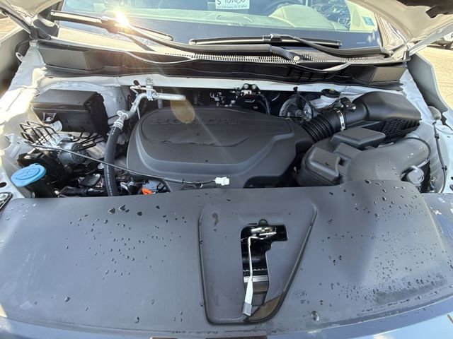 Used 2025 Silver Honda Elite image 20