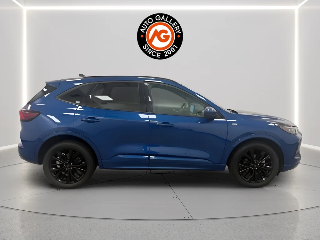 Used 2023 Blue Ford ST-Line Elite image 2
