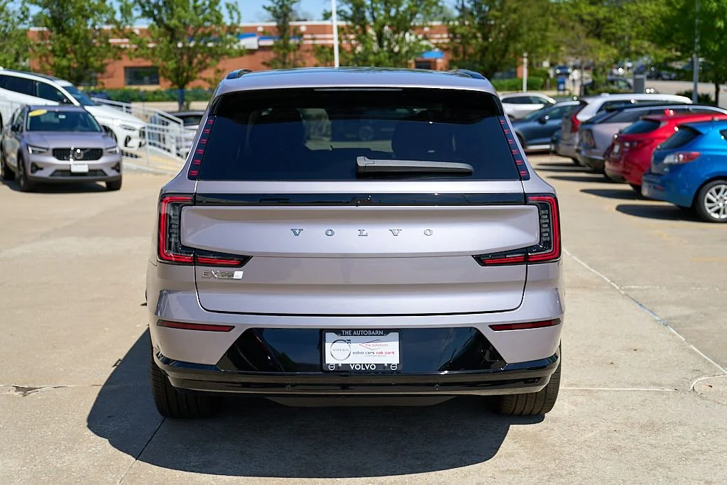 New 2026 Aurora Silver Volvo Ultra image 8