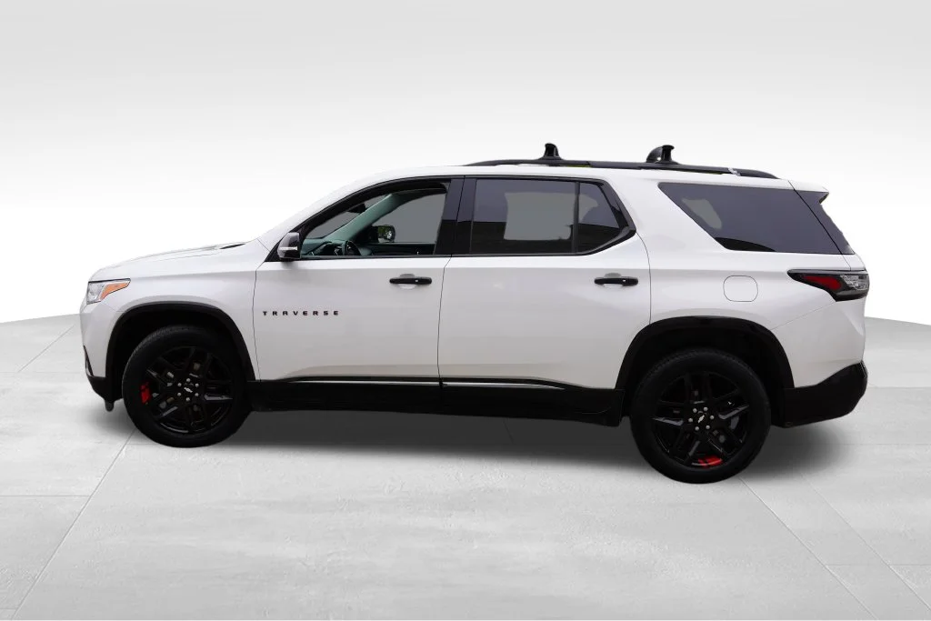 Certified Used 2019 Iridescent Pearl Tricoat Chevrolet Premier image 9