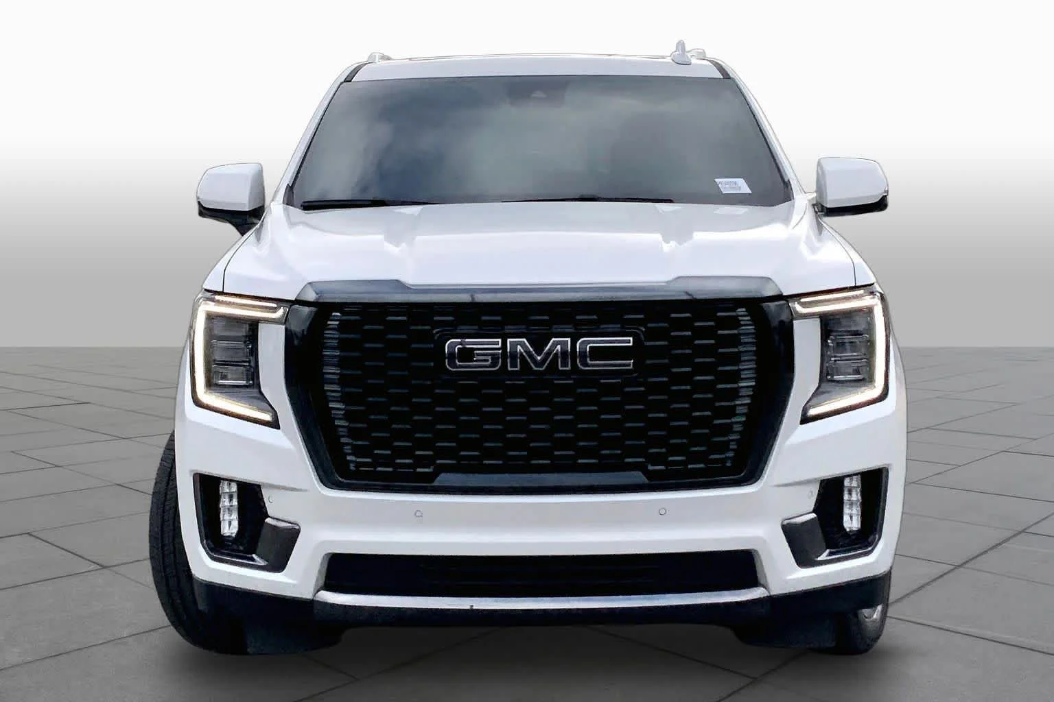 Certified Used 2023 White Frost Tricoat GMC Denali Ultimate image 4
