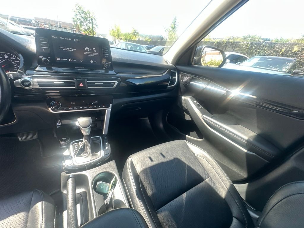 Used 2021 Black Kia EX image 27