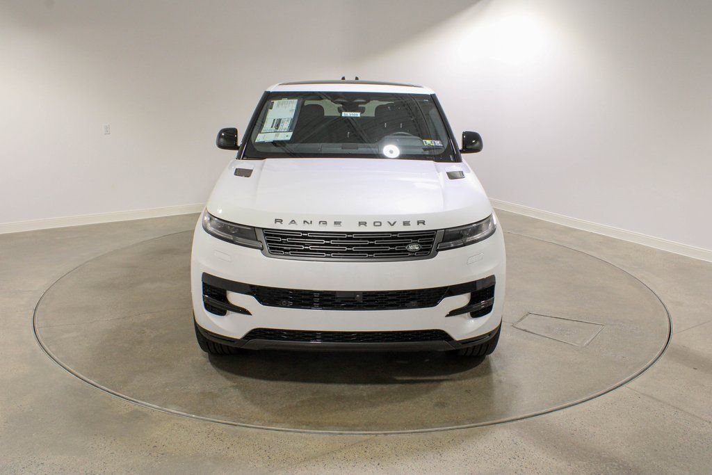 Used 2025 Ostuni Pearl White Premium Metallic Land Rover SE image 8