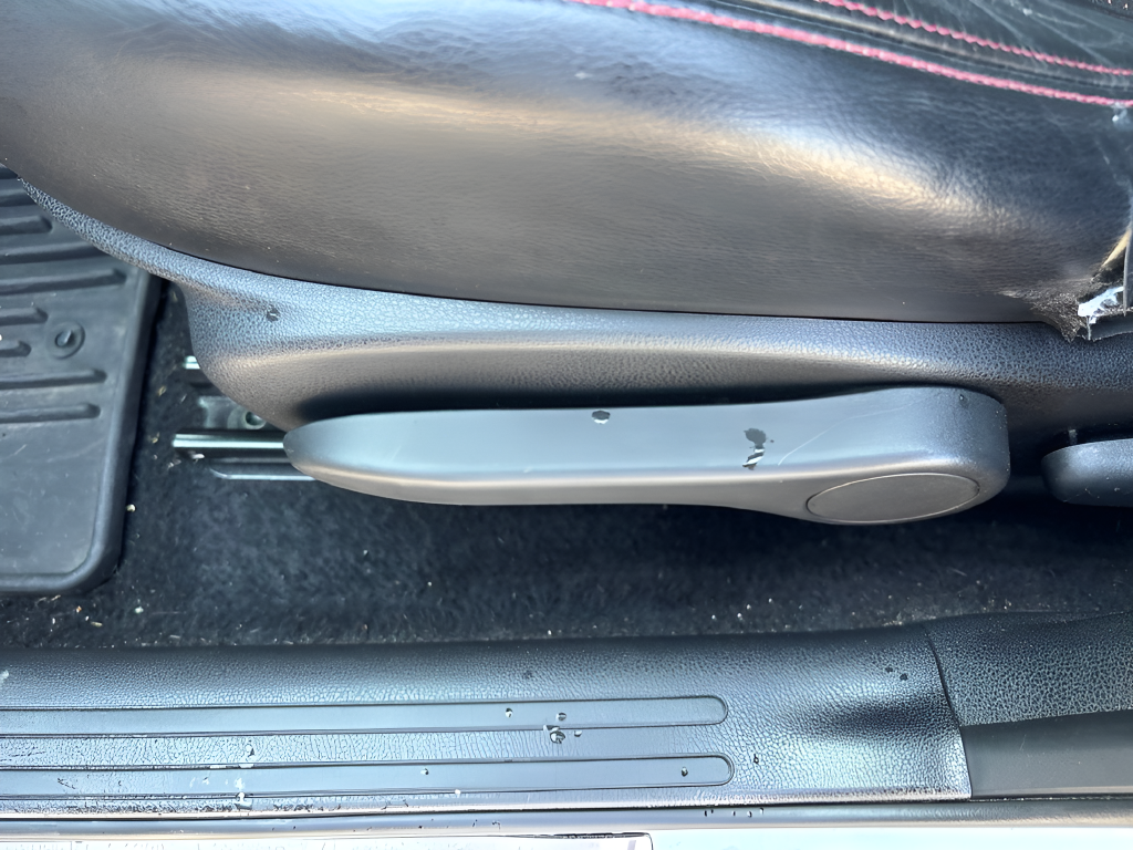 Used 2013 White Nissan SL image 21