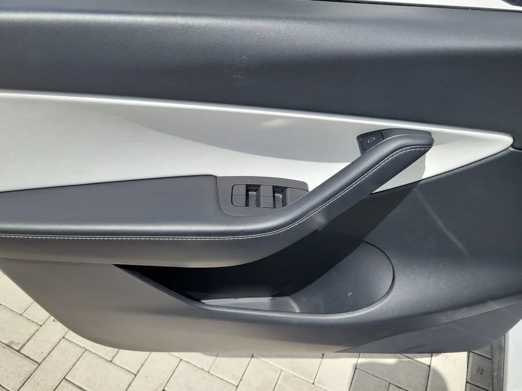 Used 2022 Pearl White Multi-Coat Tesla Performance image 16