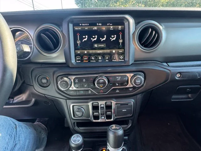 Used 2023  Jeep Willys 4xe image 19