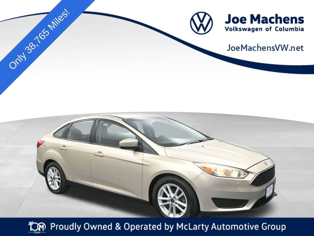 2018 Ford Focus Sedan SE's photo