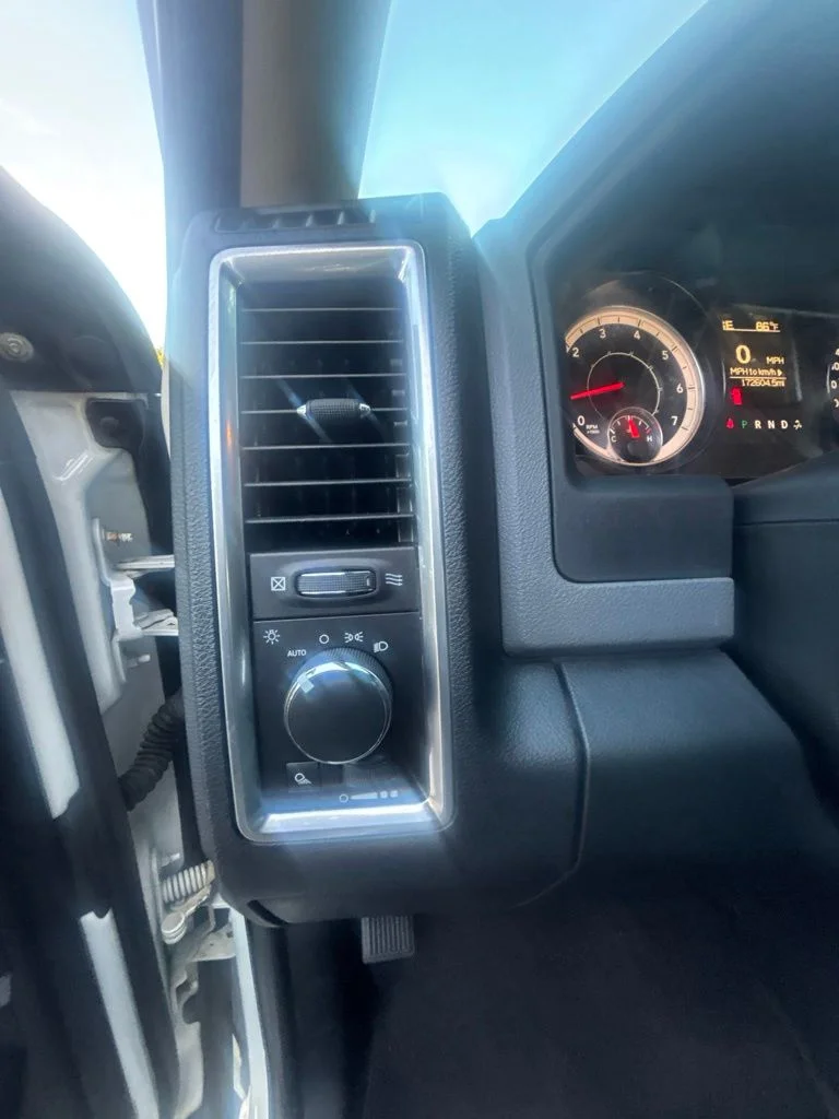 Used 2016 White Ram SLT image 14