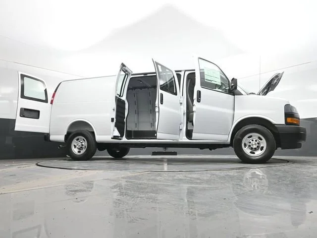2026 Chevrolet Express Cargo Work Van - Photo 31