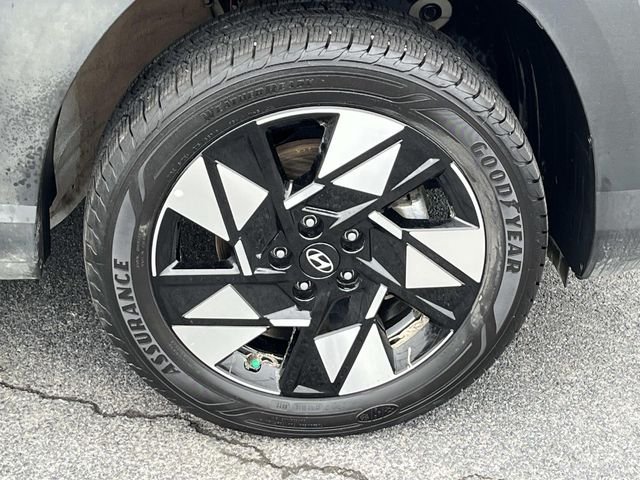 Used 2025 Gray Hyundai SEL image 11