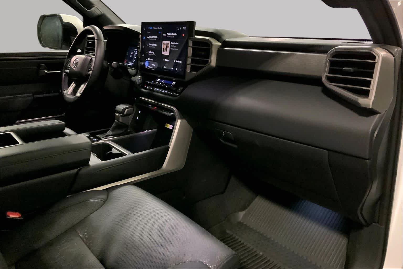 Used 2025 Wind Chill Pearl Toyota Limited image 17
