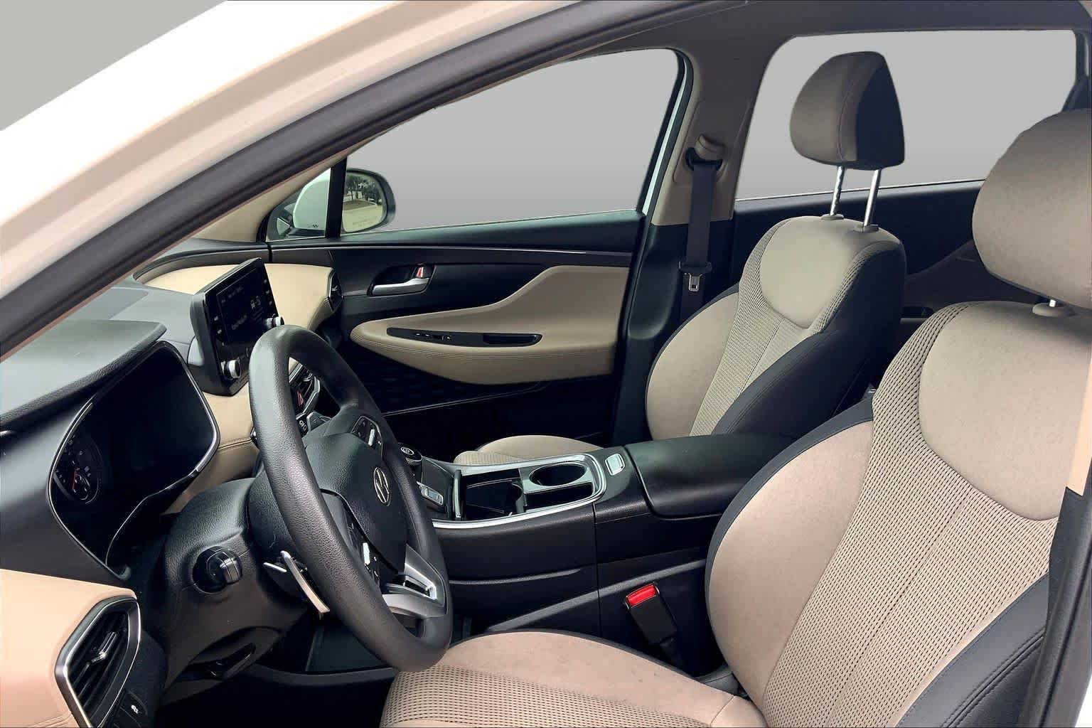 Used 2022 Quartz White Hyundai SE image 8