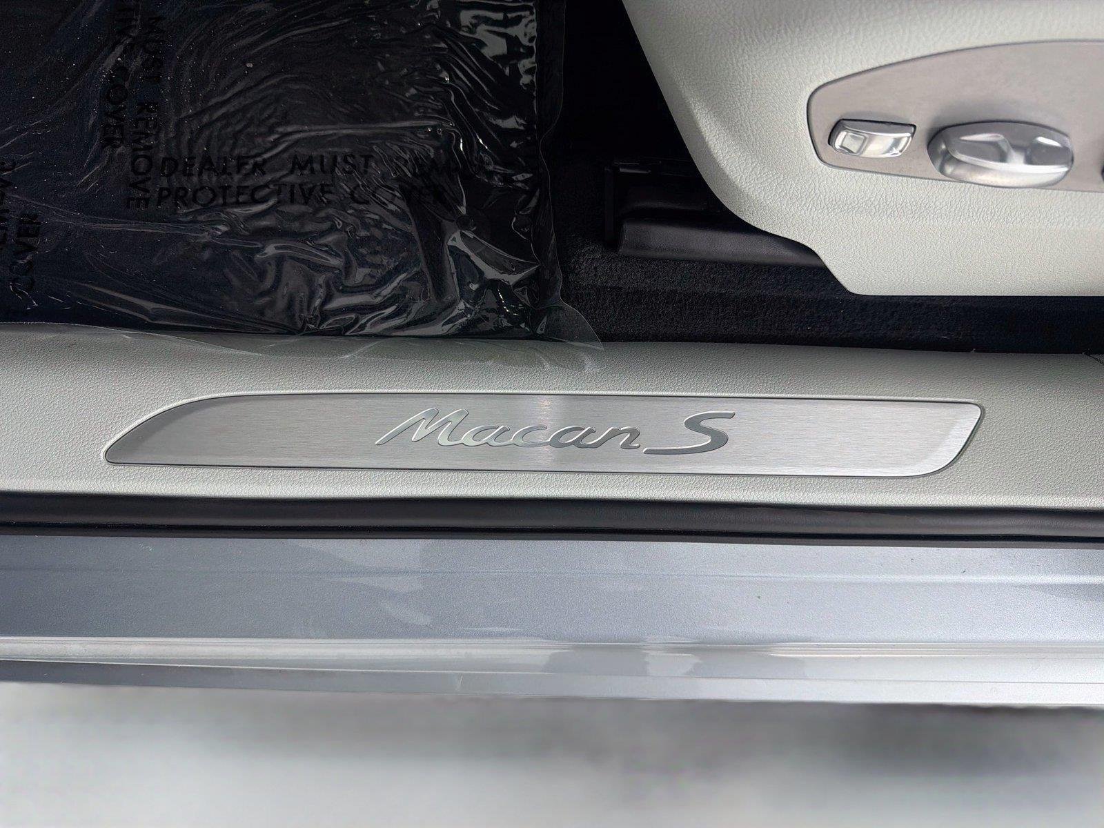 Used 2023 Dolomite Silver Metallic Porsche S image 7