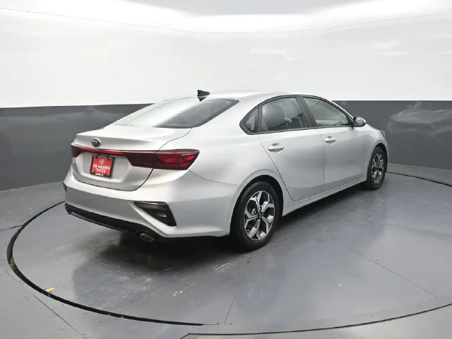 Used 2021 Silver Kia LXS image 8