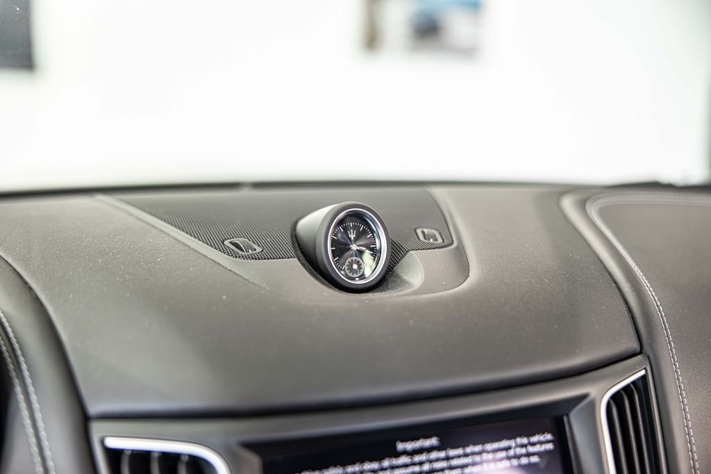 Used 2019 White Maserati S GranSport image 28