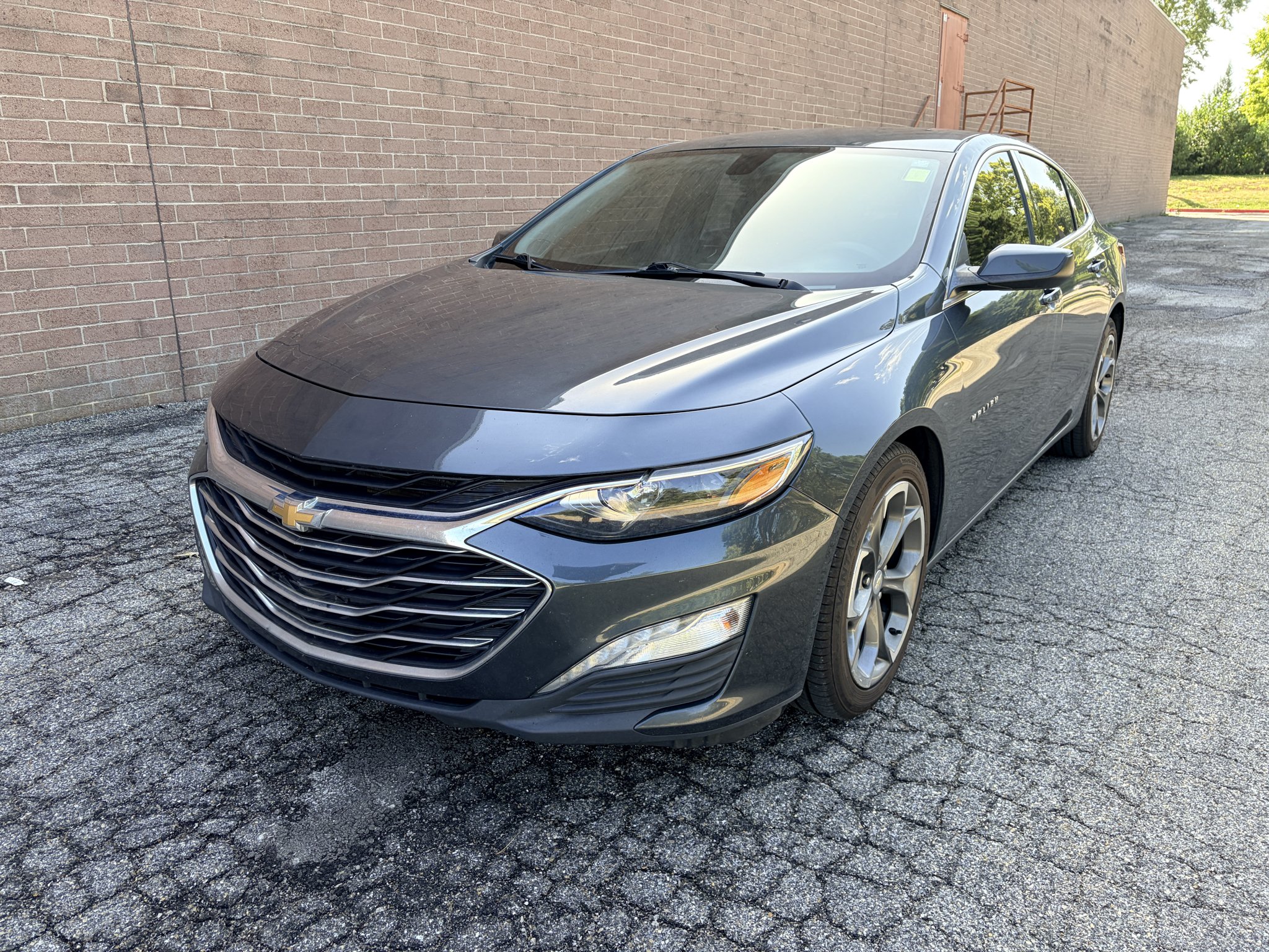 Used 2020 Shadow Gray Metallic Chevrolet LT image 1