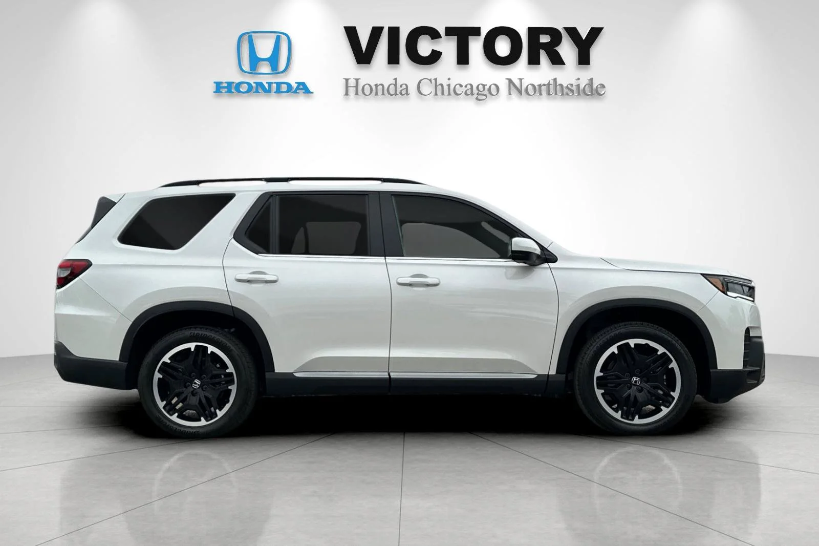 New 2026 Solar Silver Metallic Honda Touring image 6