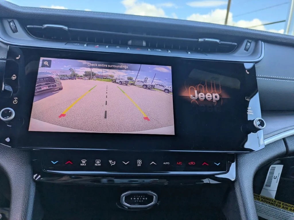 New 2027 White Jeep Limited image 24