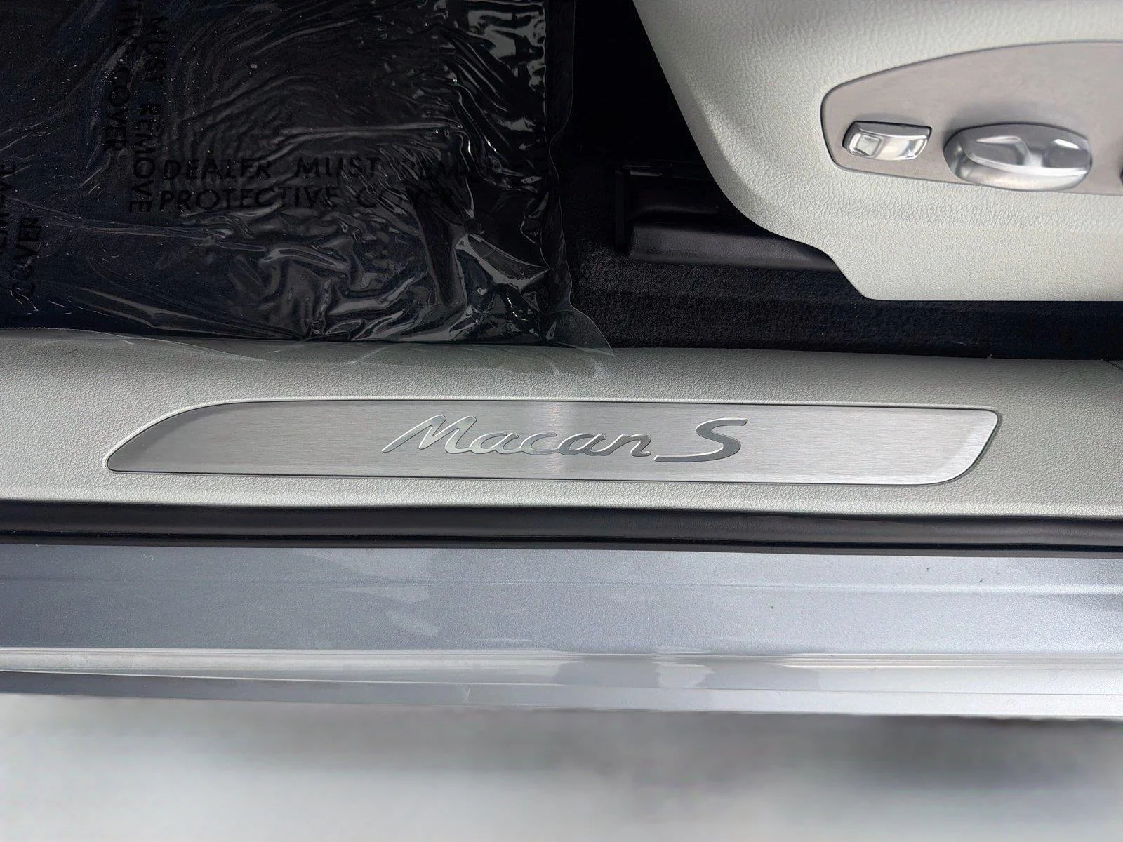 Certified Used 2023 Dolomite Silver Metallic Porsche S image 10