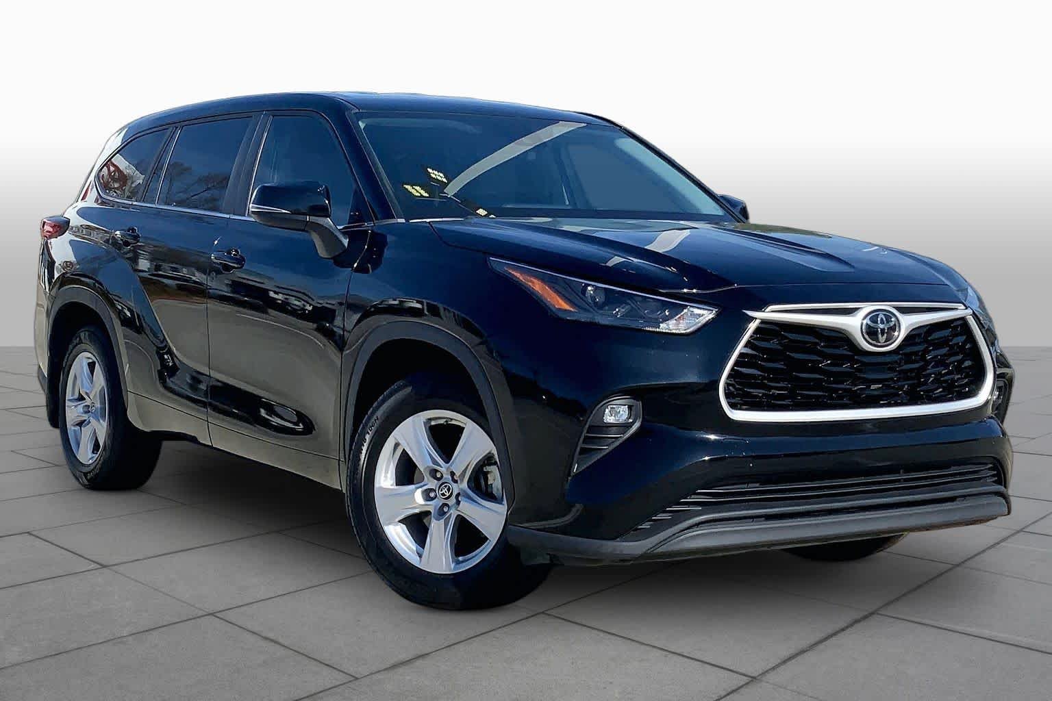 Used 2023 Midnight Black Metallic Toyota LE image 4