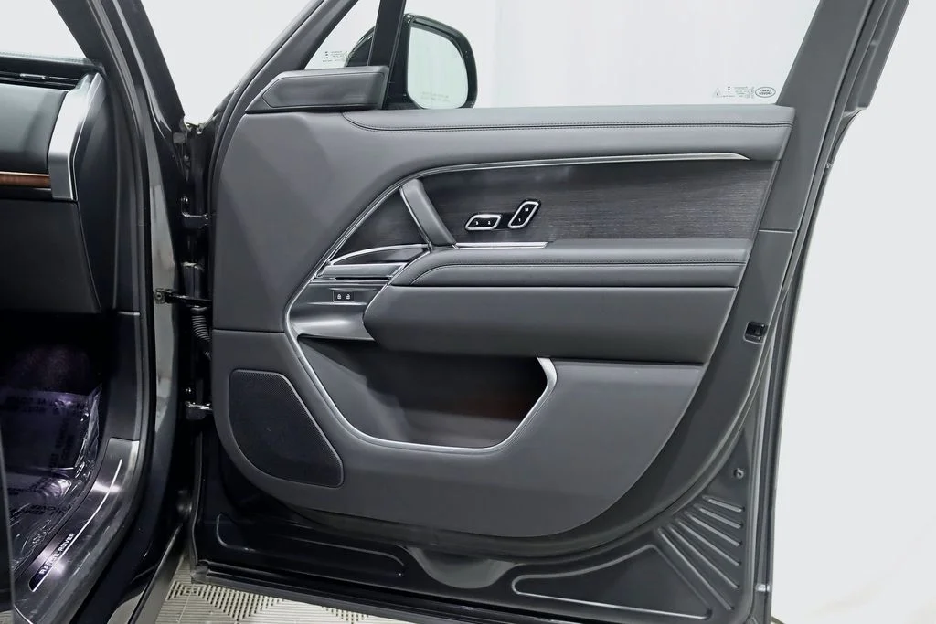 Used 2024 Black Land Rover SE image 37