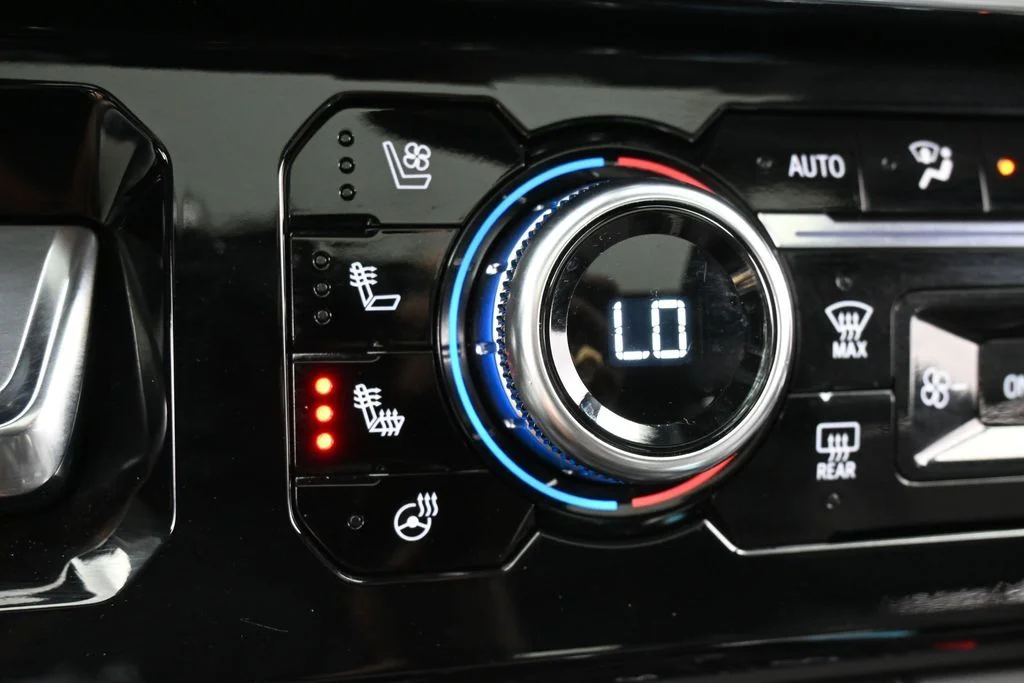 Used 2023 Sterling Metallic GMC Denali image 30