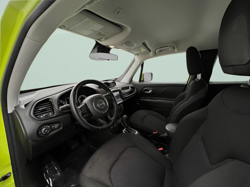 Used 2018 Hypergreen Clearcoat Jeep Latitude image 7