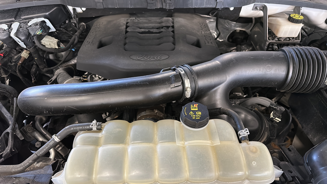 Used 2023 Oxford White Ford XLT image 25