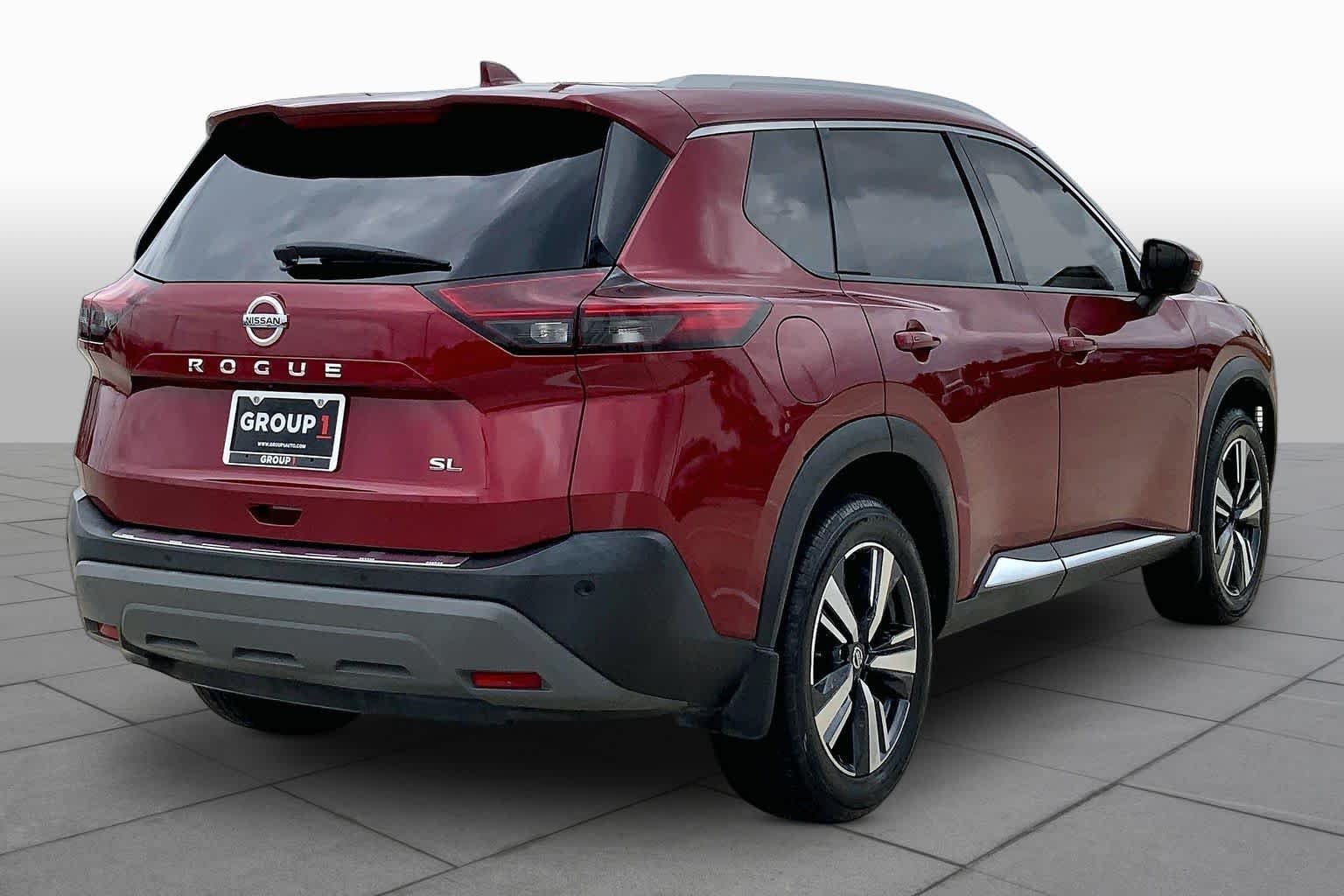 Used 2021 Scarlet Ember Tintcoat Nissan SL image 13