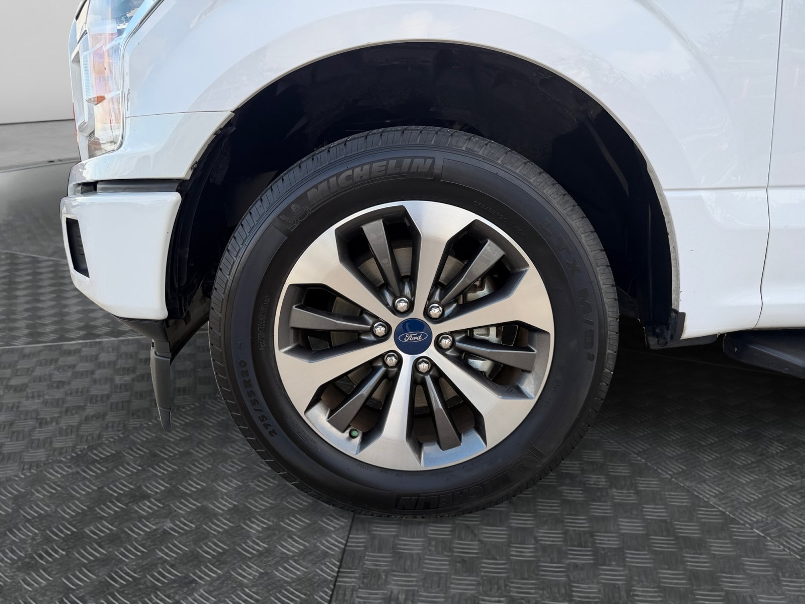 Used 2019 Oxford White Ford XL image 9